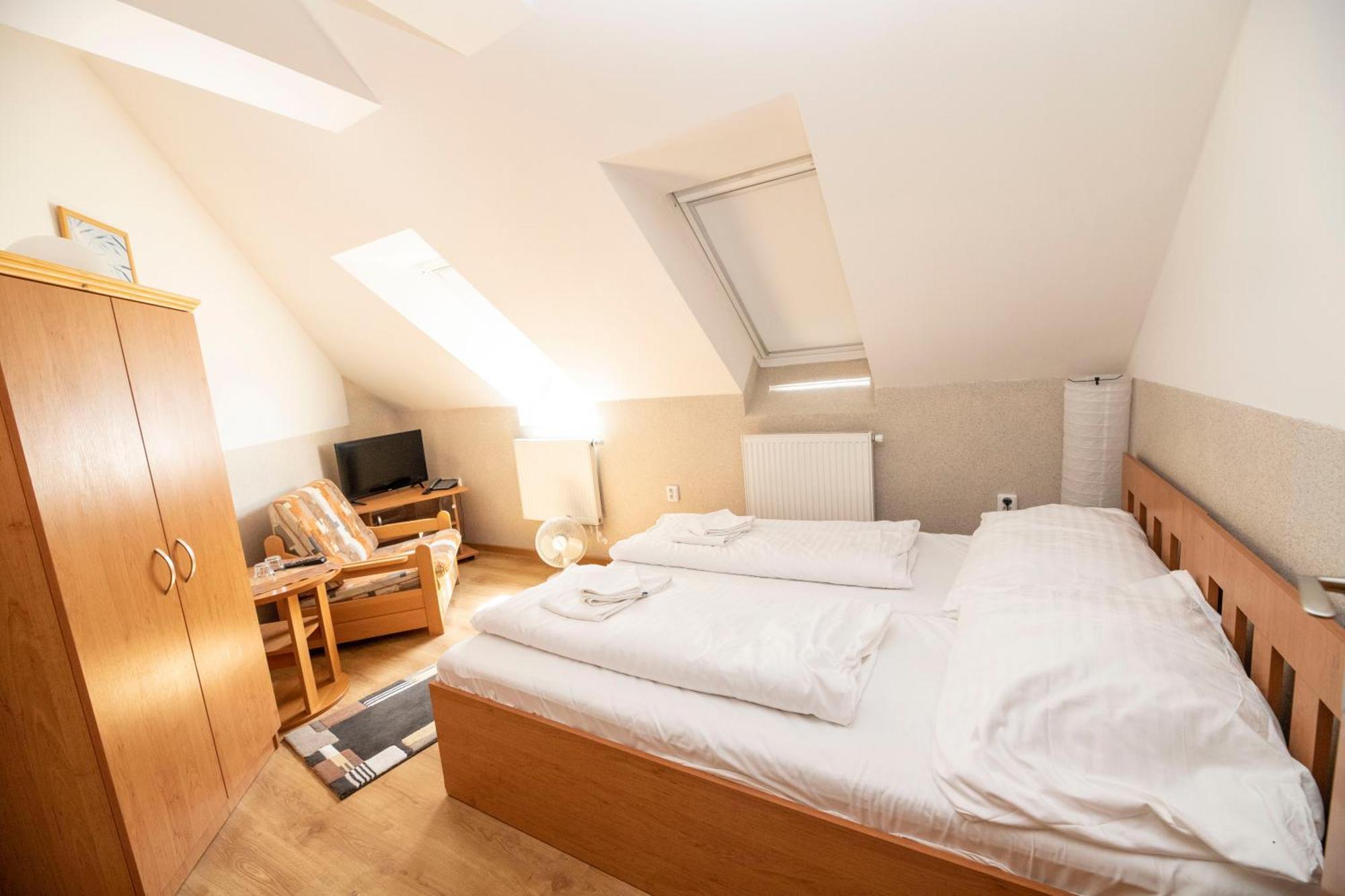 Hotel Allvet Drnovice  Esterno foto
