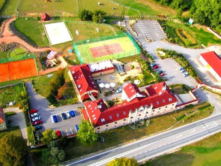 Hotel Allvet Drnovice  Esterno foto